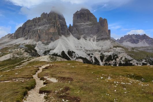 Dolomitok – sziklák és örök panoráma, lenyűgöző hegyvilág.